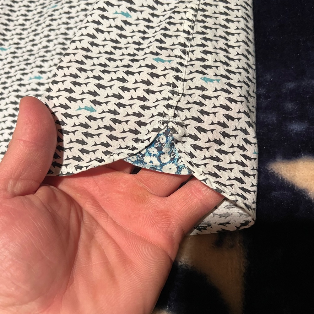 Van Heusen Shark shirt - Picture 2 of 4